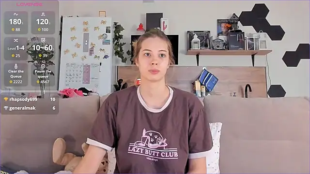 Girl alone home online show from 10-27-25, 04:27