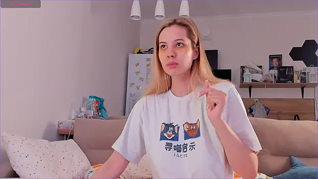 Girl alone home online show from 05-15-26, 03:46