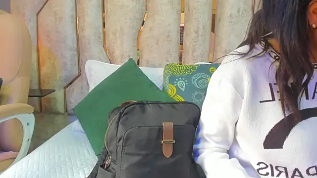 Snapshot of barbara_cambels chatting on 03-06-25, 07:21 barbara cambels online show from 03-06-25, 07:21