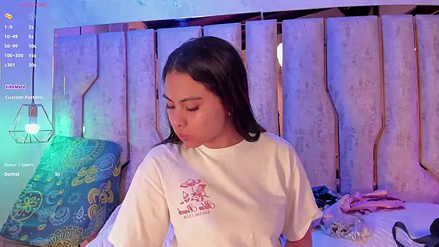 Snapshot of barbara_cambels chatting on 09-14-25, 07:13 barbara cambels online show from 09-14-25, 07:13