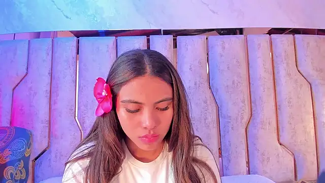 Snapshot of barbara_cambels chatting on 09-20-25, 07:59 barbara cambels online show from 09-20-25, 07:59