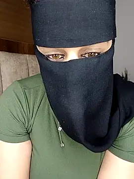 Snapshot of Saakoora chatting on 12-19-25, 11:01 Saakoora online show from 12-19-25, 11:01