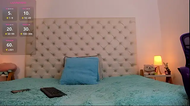 Snapshot of VioletaGomezCo chatting on 03-04-26, 07:31 VioletaGomezCo online show from 03-04-26, 07:31