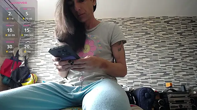 Snapshot of VioletaGomezCo chatting on 03-09-26, 02:21 VioletaGomezCo online show from 03-09-26, 02:21