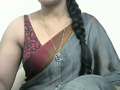 Snapshot of rashmika_reddy chatting on 09-14-25, 05:23 rashmika reddy online show from 09-14-25, 05:23