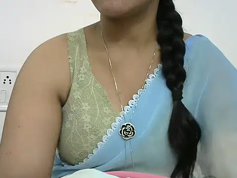 Snapshot of rashmika_reddy chatting on 10-07-25, 03:47 rashmika reddy online show from 10-07-25, 03:47