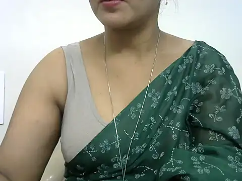 Snapshot of rashmika_reddy chatting on 05-24-26, 05:45 rashmika reddy online show from 05-24-26, 05:45