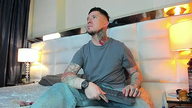 Adam tatto online show from 10-05-25, 04:00