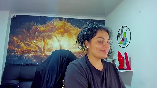 Snapshot of Lust_Mom41 chatting on 12-14-24, 10:28 Lust Mom41 online show from 12-14-24, 10:28