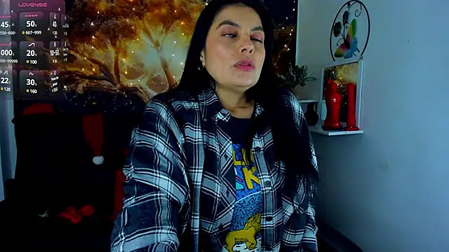 Snapshot of Lust_Mom41 chatting on 12-19-24, 01:18 Lust Mom41 online show from 12-19-24, 01:18