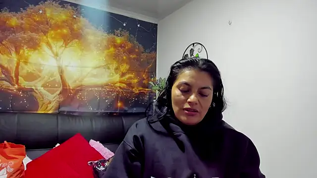 Snapshot of Lust_Mom41 chatting on 12-31-24, 11:31 Lust Mom41 online show from 12-31-24, 11:31