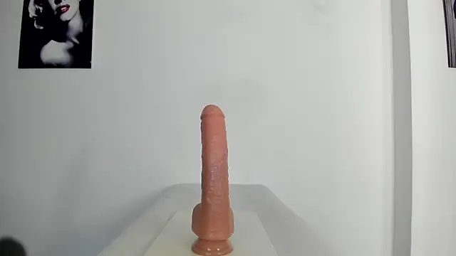 Snapshot of Andrea_Williams_ chatting on 11-08-25, 11:43 Andrea Williams online show from 11-08-25, 11:43