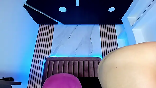 Snapshot of ChloeParkss_ chatting on 02-04-25, 02:53 ChloeParkss online show from 02-04-25, 02:53