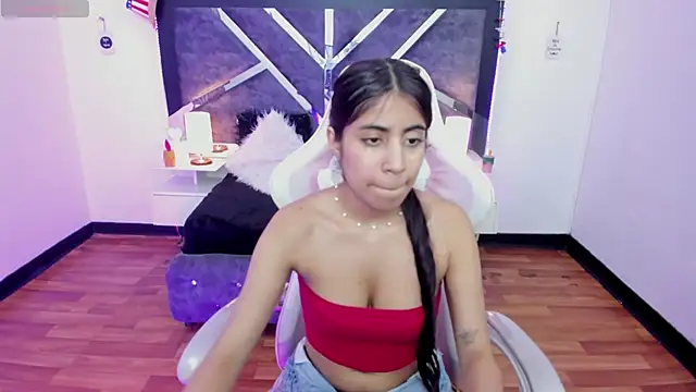 Snapshot of lunitaa18 chatting on 02-21-25, 01:33 lunitaa18 online show from 02-21-25, 01:33