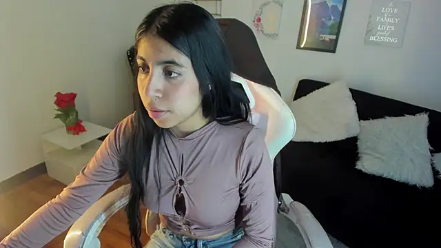 Snapshot of lunitaa18 chatting on 09-24-25, 08:34 lunitaa18 online show from 09-24-25, 08:34