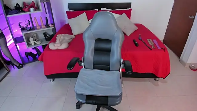 Veronica Jacobss online show from 10-20-25, 07:03