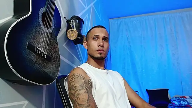 Snapshot of MagnusFrost chatting on 02-05-25, 10:33 MagnusFrost online show from 02-05-25, 10:33