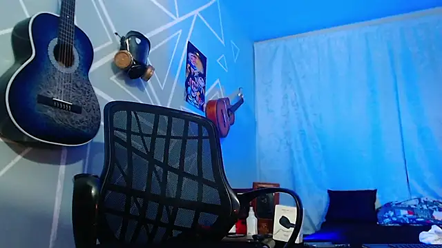 Snapshot of MagnusFrost chatting on 02-12-25, 12:48 MagnusFrost online show from 02-12-25, 12:48