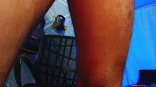 Snapshot of MagnusFrost chatting on 02-18-25, 11:19 MagnusFrost online show from 02-18-25, 11:19