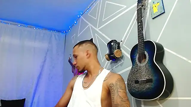 Snapshot of MagnusFrost chatting on 02-21-25, 09:22 MagnusFrost online show from 02-21-25, 09:22