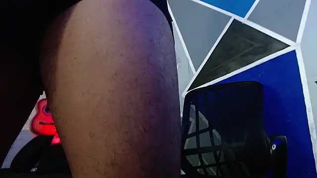 Snapshot of MagnusFrost chatting on 09-15-25, 04:56 MagnusFrost online show from 09-15-25, 04:56