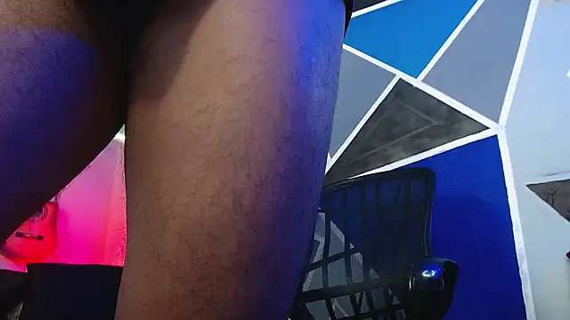 Snapshot of MagnusFrost chatting on 10-01-25, 03:23 MagnusFrost online show from 10-01-25, 03:23