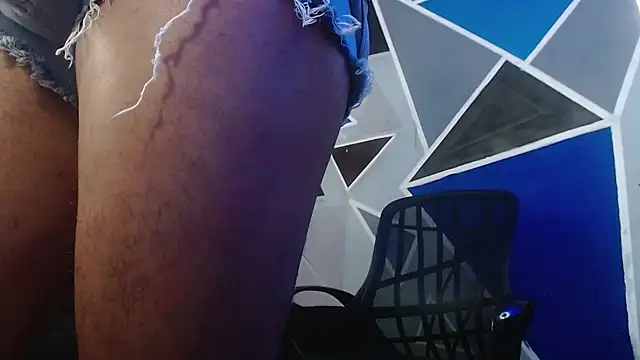 Snapshot of MagnusFrost chatting on 10-10-25, 02:54 MagnusFrost online show from 10-10-25, 02:54