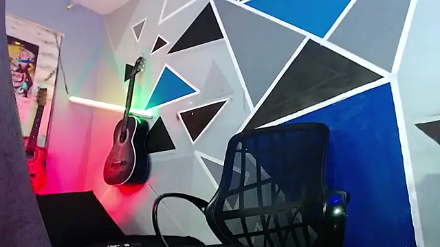 Snapshot of MagnusFrost chatting on 12-05-25, 03:37 MagnusFrost online show from 12-05-25, 03:37