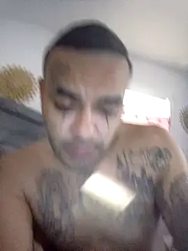 Snapshot of Houstonslong1 chatting on 01-24-25, 03:24 Houstonslong1 online show from 01-24-25, 03:24