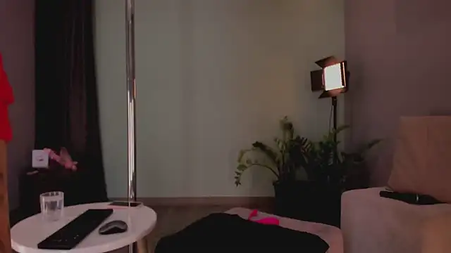 LynnSam  online show from 02-15-25, 01:10