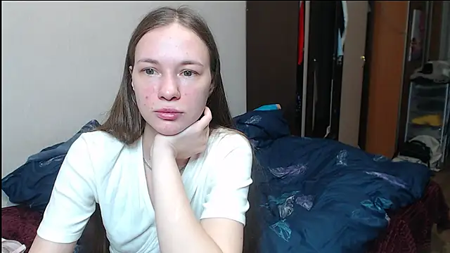 leila bambi  online show from 03-14-25, 09:54