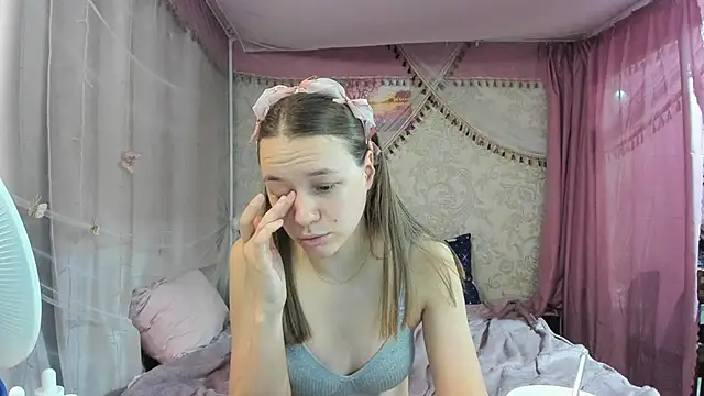 leila bambi  online show from 04-02-26, 05:54