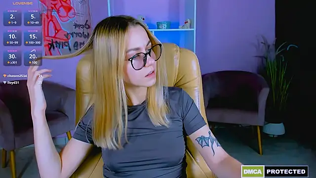 Snapshot of mary_mooore chatting on 12-08-24, 04:35 mary mooore online show from 12-08-24, 04:35