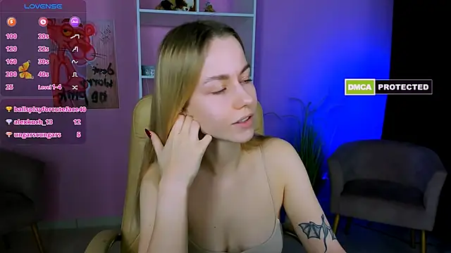 Snapshot of mary_mooore chatting on 01-19-25, 03:32 mary mooore online show from 01-19-25, 03:32