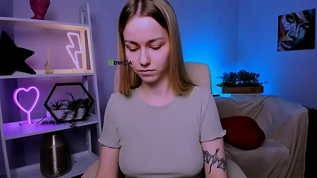 Snapshot of mary_mooore chatting on 02-06-25, 01:10 mary mooore online show from 02-06-25, 01:10