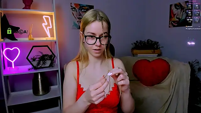 Snapshot of mary_mooore chatting on 03-22-25, 02:16 mary mooore online show from 03-22-25, 02:16