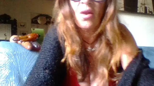 Snapshot of gildamilf chatting on 04-27-26, 03:32 gildamilf online show from 04-27-26, 03:32