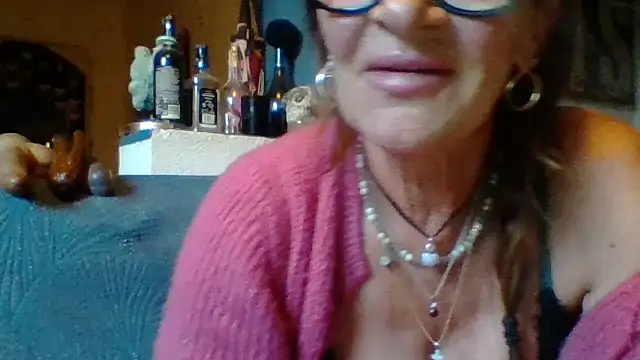 Snapshot of gildamilf chatting on 06-05-26, 06:46 gildamilf online show from 06-05-26, 06:46