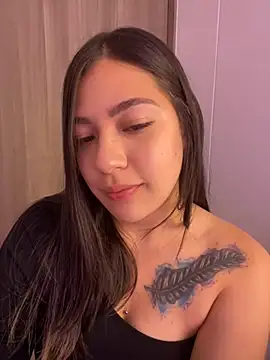 Latina vanessa online show from 01-22-25, 12:16