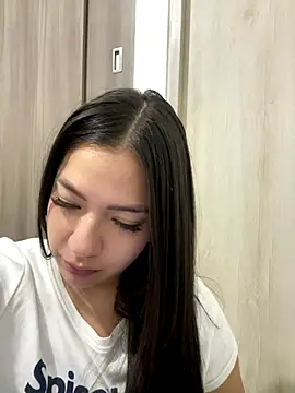 Latina vanessa online show from 11-20-25, 11:26