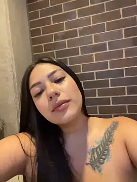 Snapshot of Latina_vanessa chatting on 05-12-26, 01:14 Latina vanessa online show from 05-12-26, 01:14