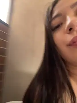 Snapshot of Latina_vanessa chatting on 05-27-26, 08:17 Latina vanessa online show from 05-27-26, 08:17