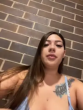 Snapshot of Latina_vanessa chatting on 06-16-26, 01:30 Latina vanessa online show from 06-16-26, 01:30