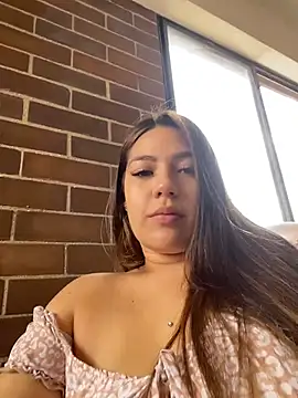 Snapshot of Latina_vanessa chatting on 06-19-26, 07:17 Latina vanessa online show from 06-19-26, 07:17