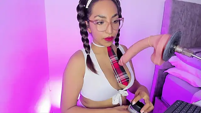 Leticia brownn1 online show from 04-21-26, 07:50