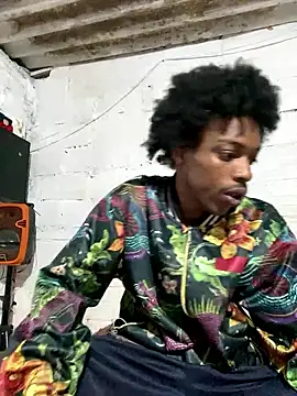 Snapshot of Larry-n-clouds chatting on 12-21-25, 02:19 Larry-n-clouds online show from 12-21-25, 02:19