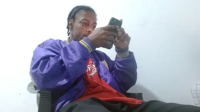 Snapshot of Larry-n-clouds chatting on 02-22-26, 02:56 Larry-n-clouds online show from 02-22-26, 02:56