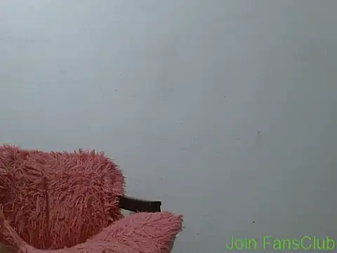 Snapshot of Larry-n-clouds chatting on 03-17-26, 01:03 Larry-n-clouds online show from 03-17-26, 01:03