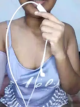 Snapshot of ASHUGIRL_JAY chatting on 01-13-25, 05:44 ASHUGIRL JAY online show from 01-13-25, 05:44