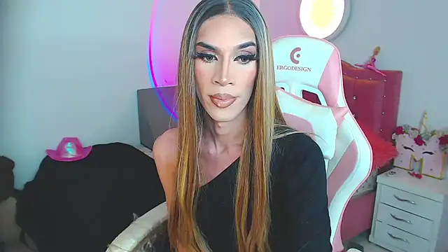 Snapshot of camila_hootie chatting on 01-09-26, 08:21 camila hootie online show from 01-09-26, 08:21